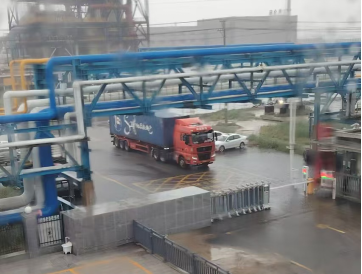 雨中的堅(jiān)守與擔(dān)當(dāng)